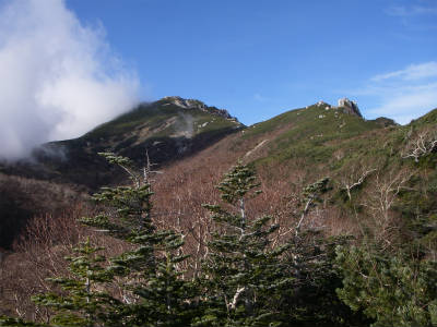 空木岳山頂が見える