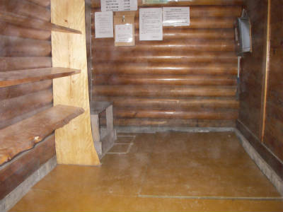 小屋内部