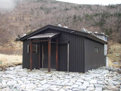 空木平避難小屋