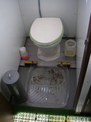 くみ取り式トイレ